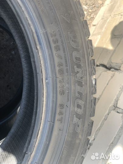 Dunlop DSX 235/45 R18