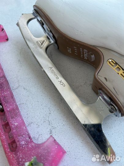 Фигурные коньки edea 210