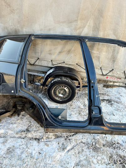 Правое заднее крыло, средняя стойка шевроле нива