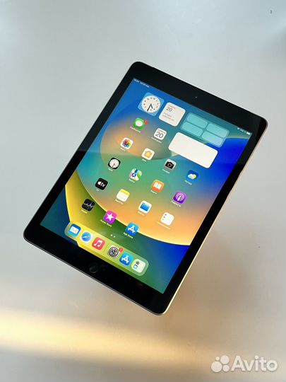 iPad 9.7” 5 поколения 32GB LTE SIM 100 проц. акб