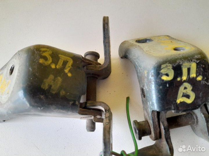 Петли дверей Ford Maverick 3.0