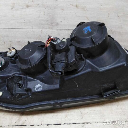 Фара левая Nissan Almera n16 дефект