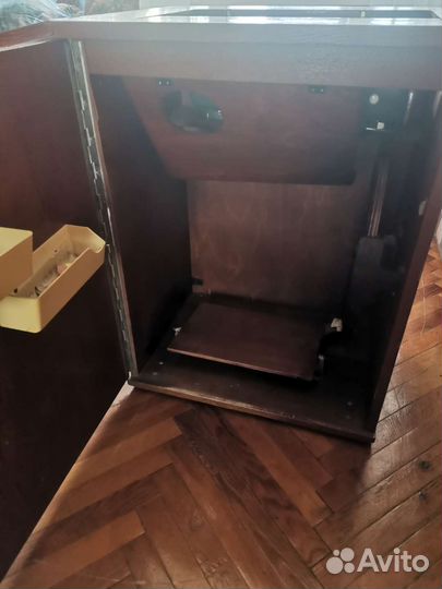 Швейная машина Чайка 2