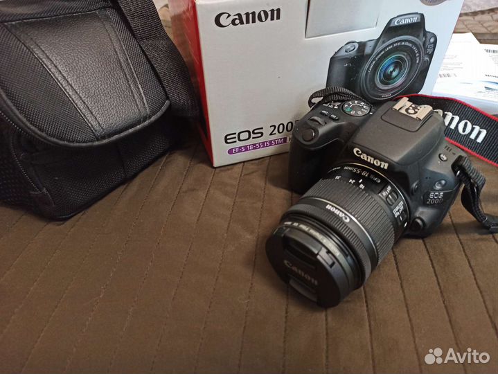 Зеркальная камера canon 200d