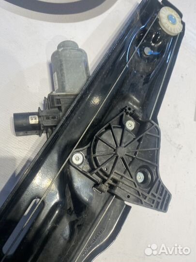 Стеклоподъемник электрический задней двери Лев