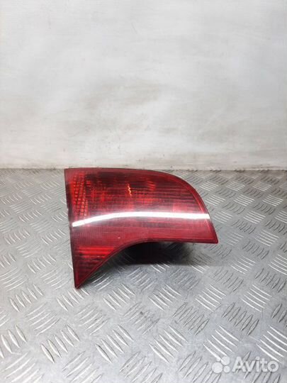 Фонарь крышки багажника левый Audi A4 универсал