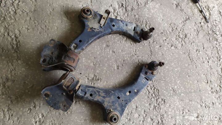 Рычаг подвески передний Volvo S80 V70 07-15