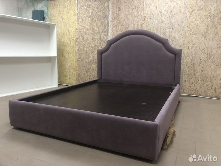 Кровать двуспальная с коробом для белья