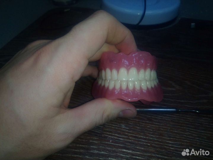 Протезирование зубов с выездом на дом