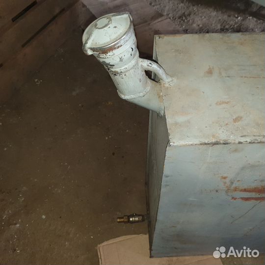 Продам дополнительный бак 250 литров