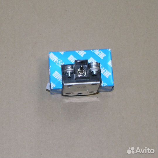 Регулятор напряжения камаз, маз 28V 3А (аналог 271