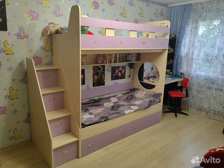 Двухъярусная кровать