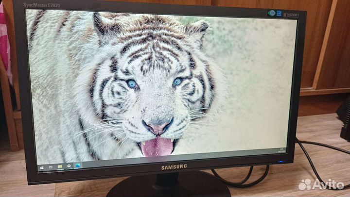 Монитор Samsung SyncMaster E2020