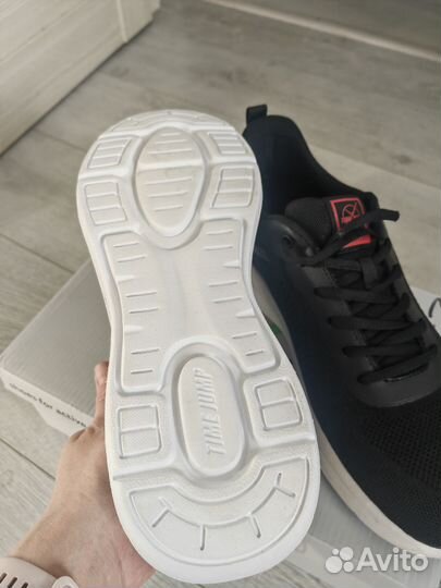 Кроссовки мужские