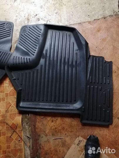 Автомобильные коврики резиновые