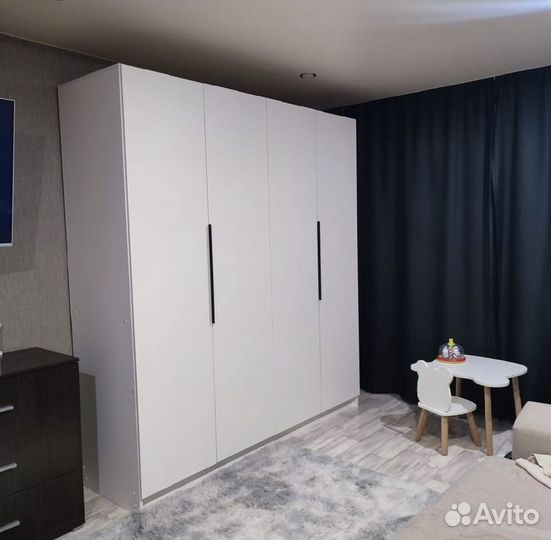 Шкаф большой распашной новый