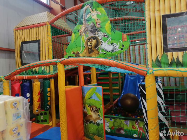 Детский игровой комплекс- лабиринт и батут