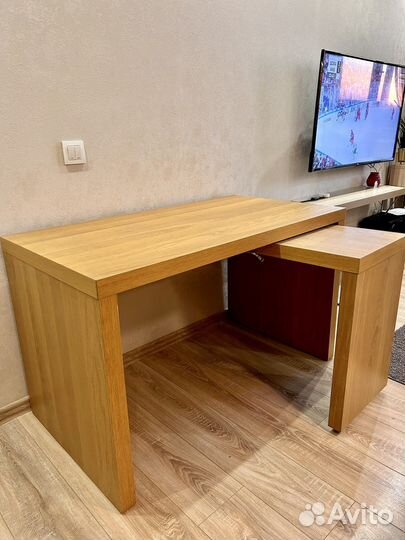 Письменный стол IKEA мальм