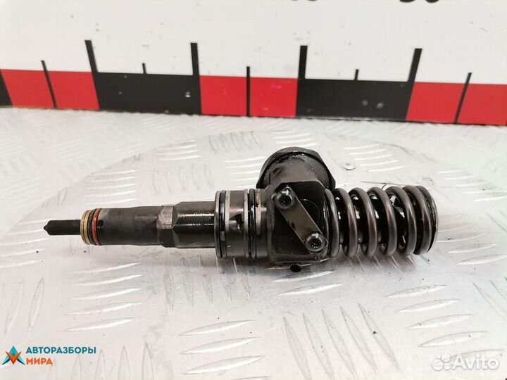 Форсунка Volkswagen Golf 5 2008 038130073AG