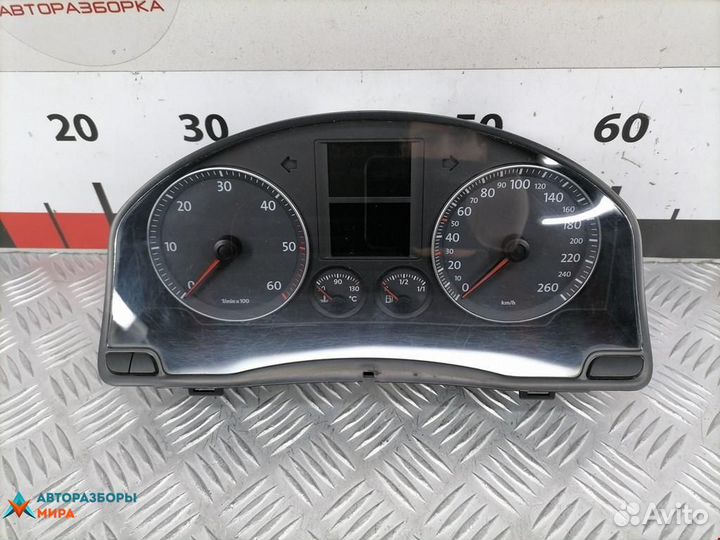 Щиток приборов (приборная панель) Volkswagen Golf