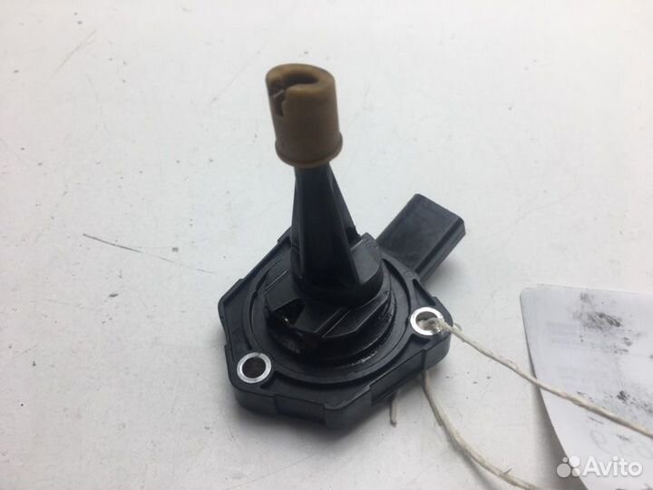 Датчик уровня масла Audi A6 4G2 chva 2011