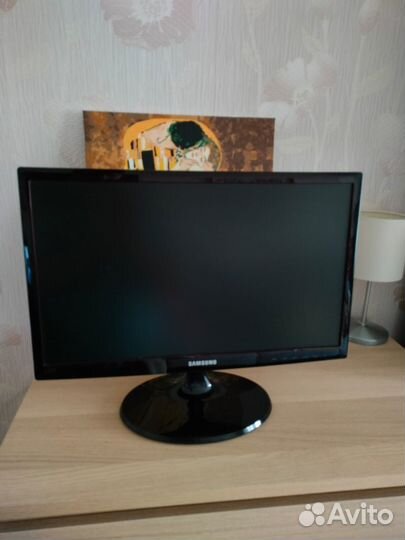 Монитор Samsung s22c300