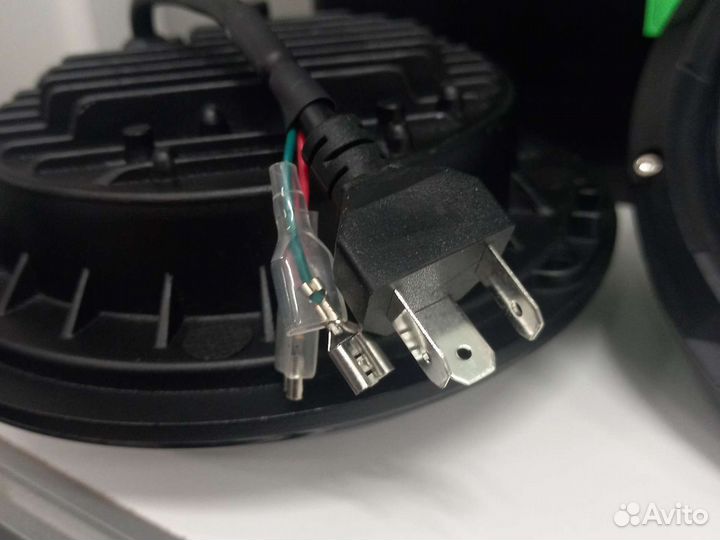 Фары Нива 4 линзы с ходовым огнём.Новые