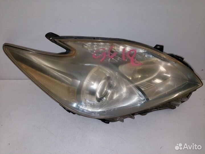 Фара правая Toyota Prius 3 ZVW30 (2009 - 2011)