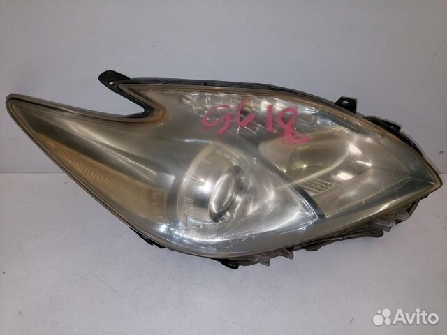 Фара правая Toyota Prius 3 ZVW30 (2009 - 2011)