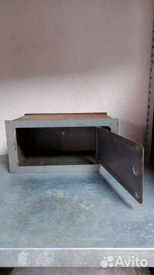 Ящик сейф металлический