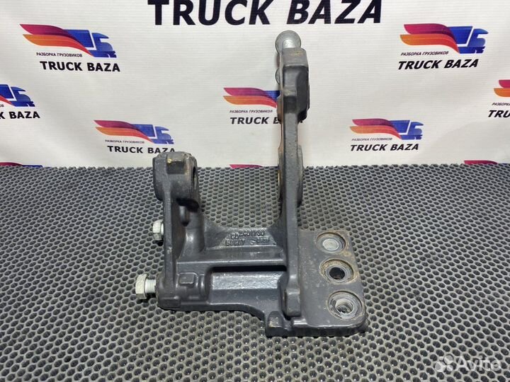 Кронштейн передней рессоры правый Scania 6-series