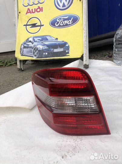 Фонарь задний левый Mercedes ml w164 мл 164