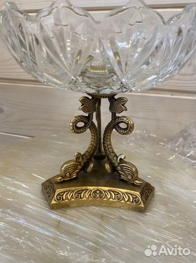 Ваза для конфет на бронзовой ножке