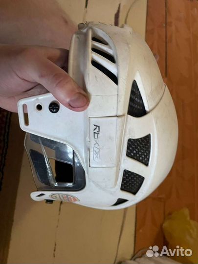 Шлем хоккейный