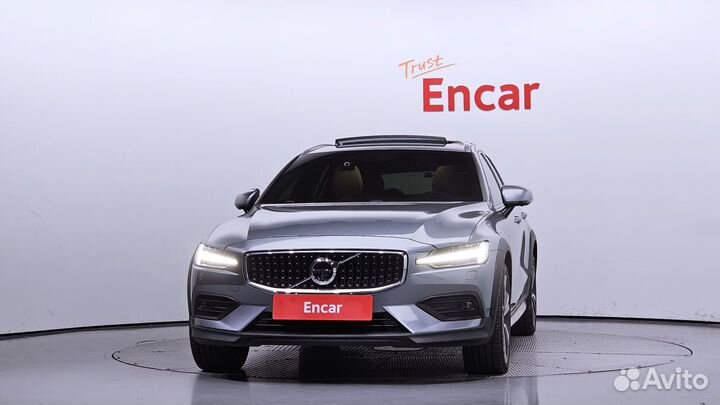 Volvo V60 Cross Country 2.0 AT, 2021, 17 000 км