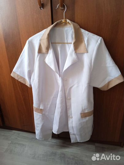 Медицинский халат женский вернее кофта