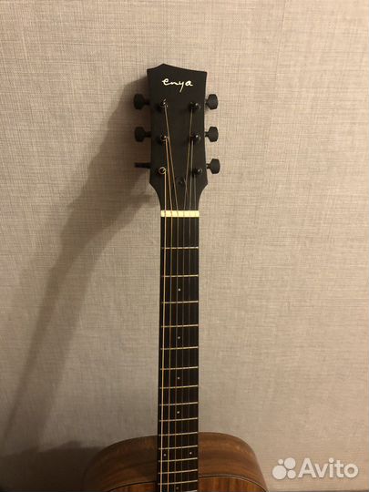 Акустическая гитара