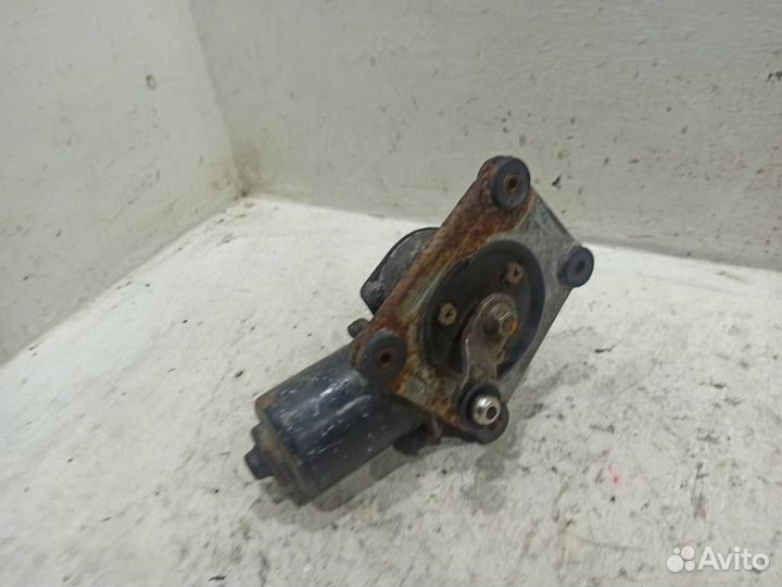 Моторчик стеклоочистителя передний