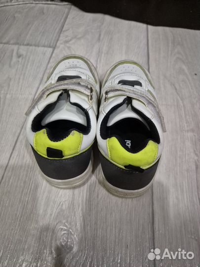 Кроссовки детские