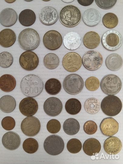 60 иностранных монет
