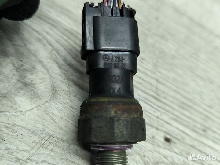 Датчик кондиционера Mercedes-Benz Mercedes-Benz