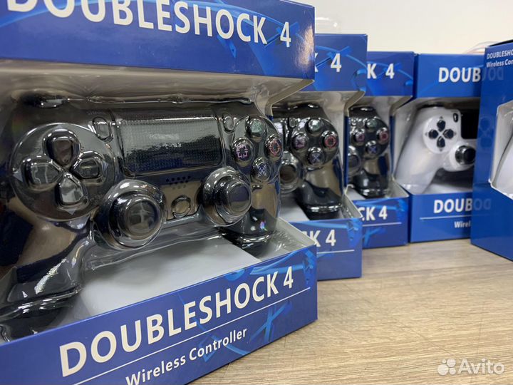 Джойстик PS4 DualShock 4 черный/белый