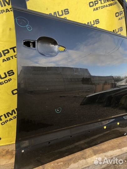 Дверь передняя правая Toyota Voxy AZR 60