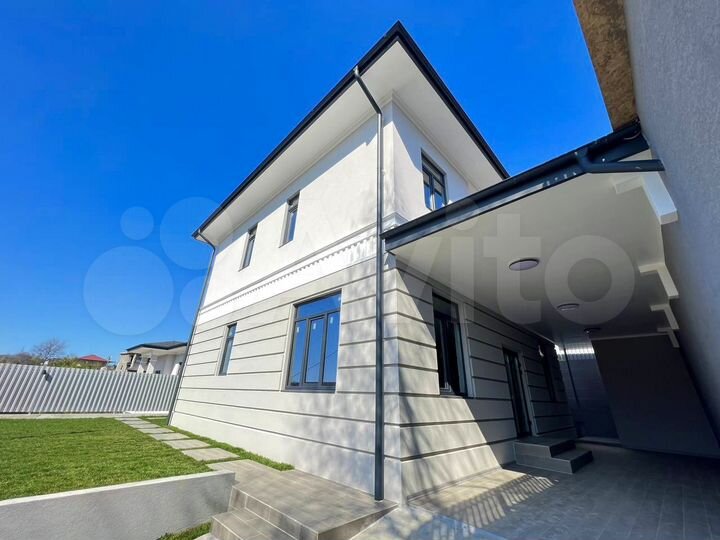 Дом 190 м² на участке 4 сот.