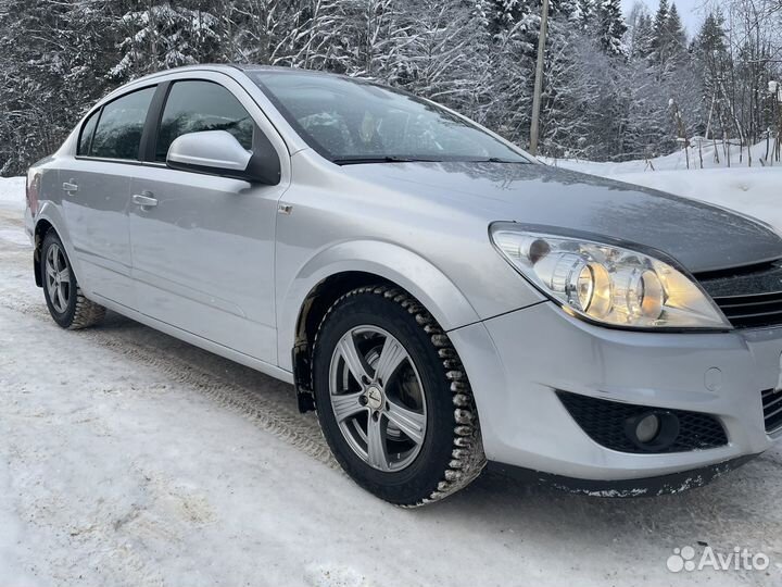 Opel Astra 1.6 МТ, 2012, 122 012 км