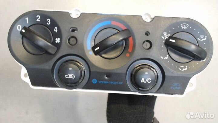 Переключатель отопителя Ford Fusion, 2003