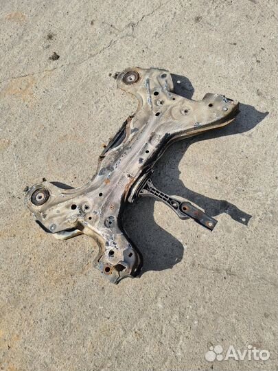 Подрамник передний Skoda Octavia 1U