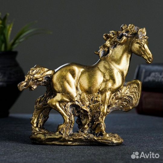 Статуэтка сувенирная оптом от фабрики