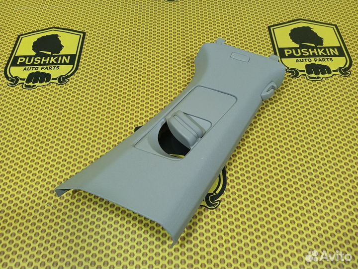 Обшивка стойки центральной верхняя правая