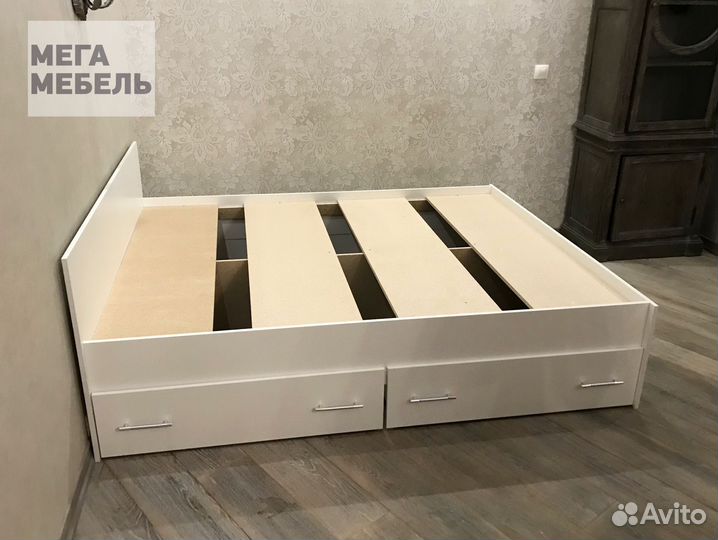 Кровать